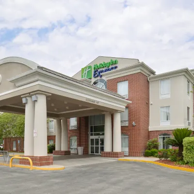 Holiday Inn Express & Suites LAFAYETTE by IHG Hotels near Chargois Park