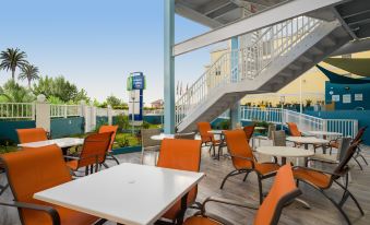 Holiday Inn Express & Suites Nassau