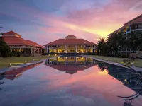 Pullman Danang Beach Resort Các khách sạn gần Sun World Bà Nà Hills