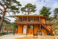 Jeongseon Gariwangsan Pine House Pension Hotels near Auraji