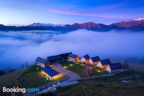 Nebesa Chalets