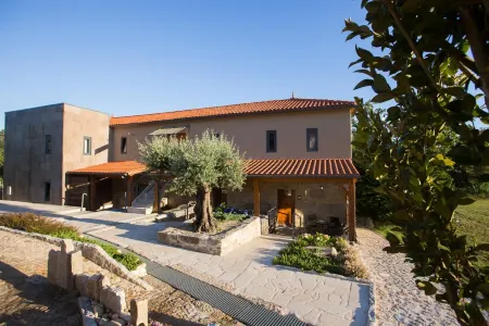 Quinta do Caminho, Al Отели в г. Тайан