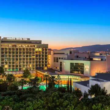 Swissotel Buyuk Efes Izmir Hotels near ECN ART GALLERY