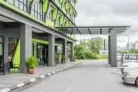 56 Hotel - parking