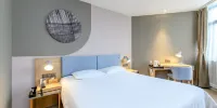Homeinn Hotel (Chongqing Jiefangbei Area Hong Ya Dong) - Business-Zimmer Mit Queensize-Bett