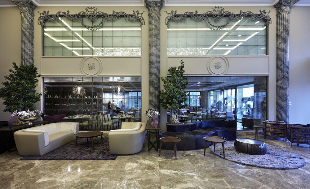 Biz Cevahir Hotel Istanbul (DoubleTree by Hilton Istanbul Esentepe)