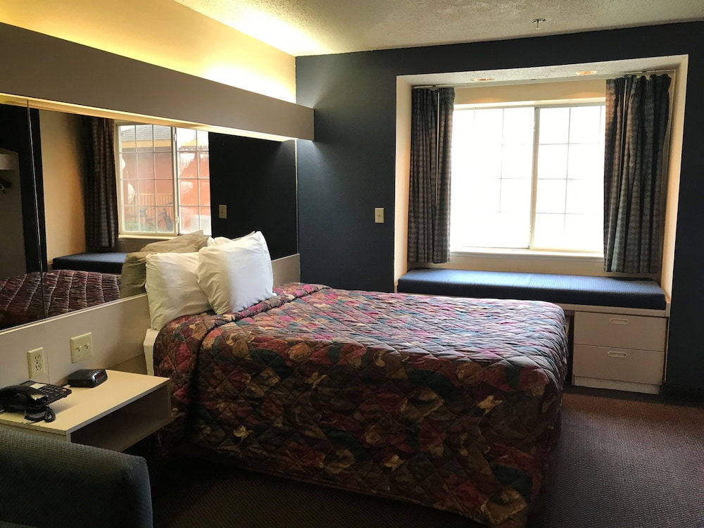 Regency Inn & Suites