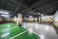 SKY HOTEL - parking