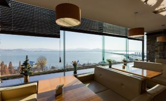 Hotel Grand Pyeongtaek Lake
