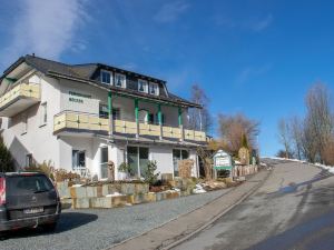 Holiday Flat in Schwalefeld Near the Ski Area