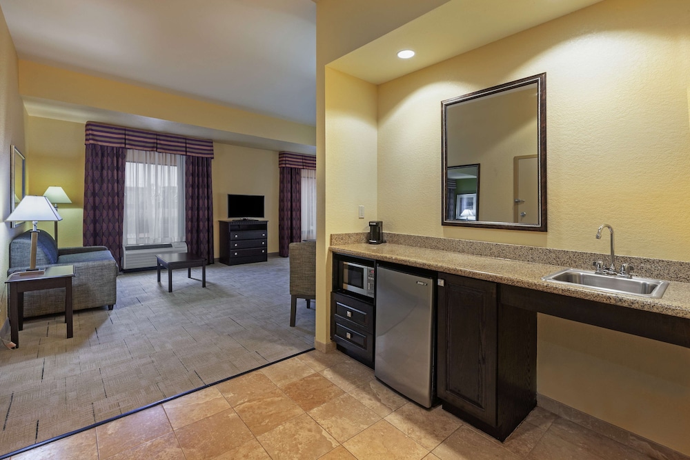 Hampton Inn & Suites Owasso