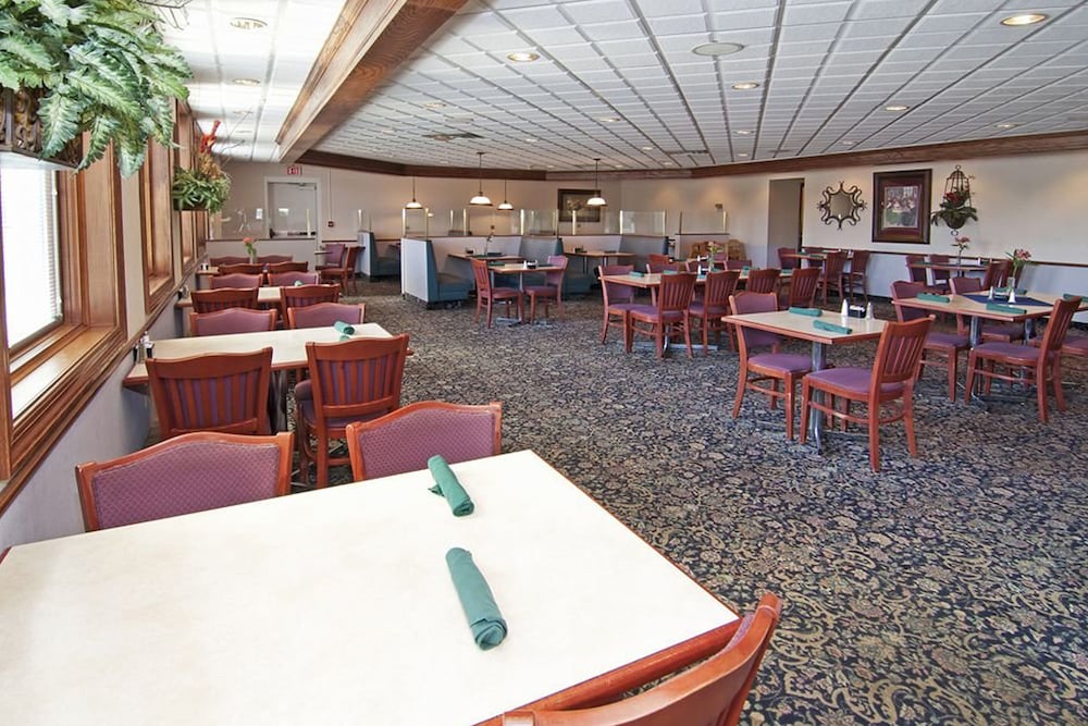 Norwood Inn & Suites Mankato