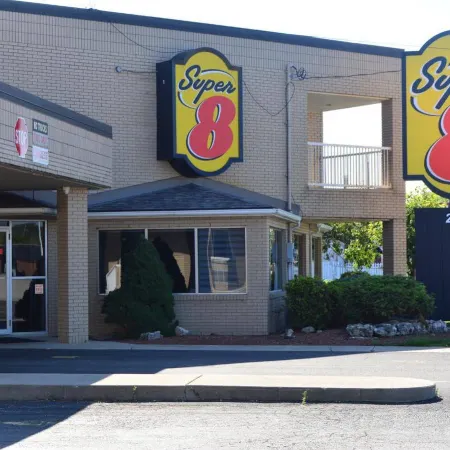 Super 8 by Wyndham Windsor/Dougall