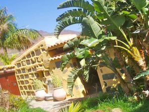 Villa with Its Own Swimming-Pool, Jaccuzi and Sauna with Views to San Nicolas VA