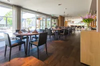 Deltapark Vitalresort - breakfast