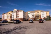 La Quinta Inn & Suites by Wyndham Islip - MacArthur Airport Hôtels à : Lake Ronkonkoma