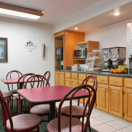Super 8 by Wyndham Omaha Eppley Airport/Carter Lake