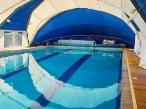 Novy Bereg Hotel Yacht-Club