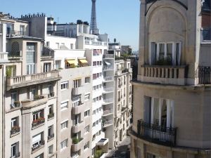 216500 - Beautiful 120 Sqm Duplex Apartment for a Family or Two Couples to Rent in a Privileged Area
