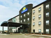 Days Inn by Wyndham Calgary North Balzac Hotels near Islamic Center Of South Calgary