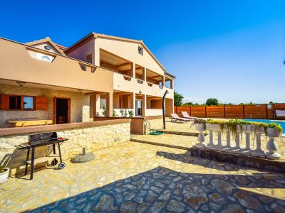 Hotel Exterior Roko Photo