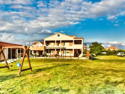 Hotel Exterior Roko Photo