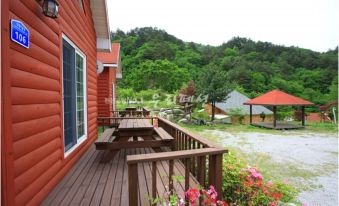 Gangneung Tongnamu Pension