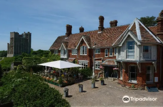 Crown and Castle Hotels in Suffolk Coastal District