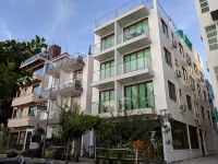 Huvan Beach Hotel at Hulhumale Hotel dekat Hukuru Miskiy