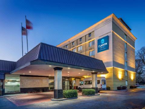 Clarion Hotel Atlanta Airport - Hotel Bintang 4 Di College Park
