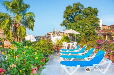 Hotel Posada de Roger Hotels near Conchas Chinas Beach