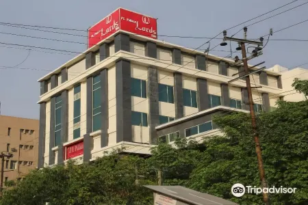 The P L Palace Agra Отели рядом с достопримечательностью «Tomb of I'timād-ud-Daulah»