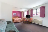 Knights Inn Phoenix at N Black Canyon Hwy - Motels