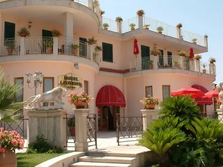 Hotel Leonessa Отели в г. Cercola