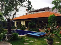 Putu Guest House 2 Hotels near Pantai Berawa
