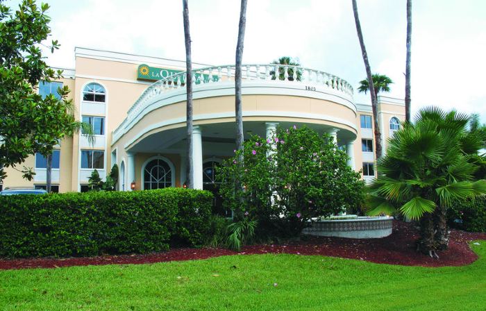 La Quinta Inn & Suites by Wyndham Sarasota Downtown