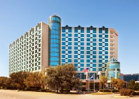 Sheraton Myrtle Beach Отели рядом с достопримечательностью «Сиборд Коммонс»