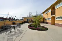 Americas Deluxe Inn- Marysville