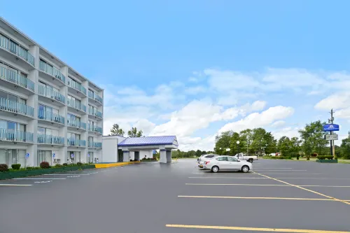 Howard Johnson by Wyndham Benton Harbor/St. Joseph