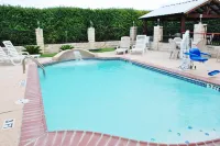 Americas Best Value Inn Buda - Pools