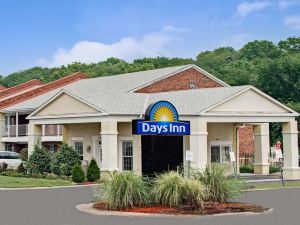 Days Inn by Wyndham KU Lawrence