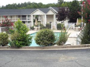 Days Inn by Wyndham Dahlonega University Area