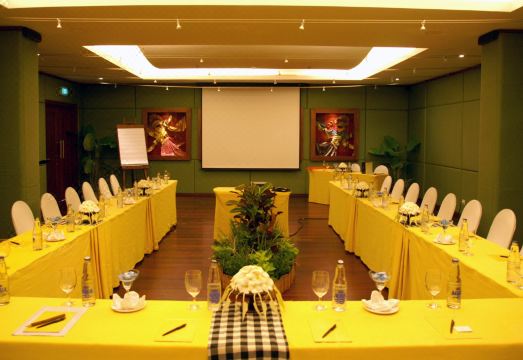 Maya Ubud Resort & Spa Hotel Overview