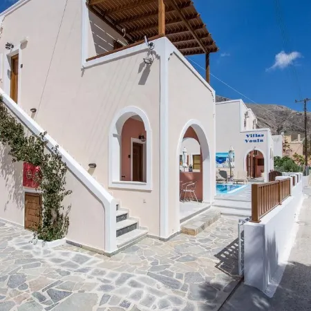 Villa Voula Отели рядом с достопримечательностью «Пляж Перисса»