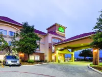 La Quinta Inn & Suites by Wyndham New Braunfels Hotels in Comal County