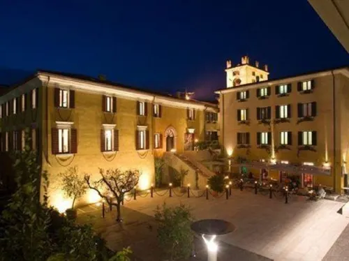 Hotel Alla Torre Hotels in Garda