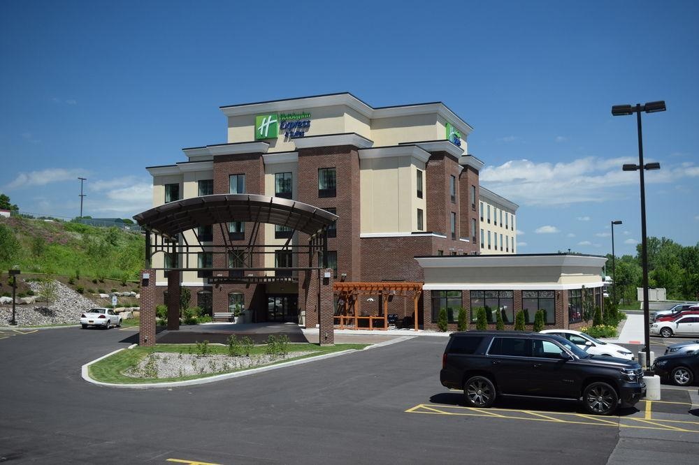 Holiday Inn Express & Suites Geneva Finger Lakes, an Ihg Hotel