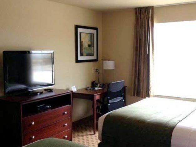 Cobblestone Hotel & Suites - Newton