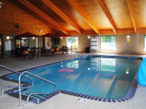 AmericInn by Wyndham Grand Rapids イタスカのホテル