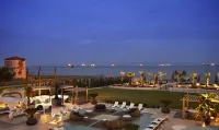 Hyatt Regency Istanbul Atakoy Отели рядом с достопримечательностью «Шубы Кожа Меха в Стамбуле LUXURY FUR COLLECTİON»